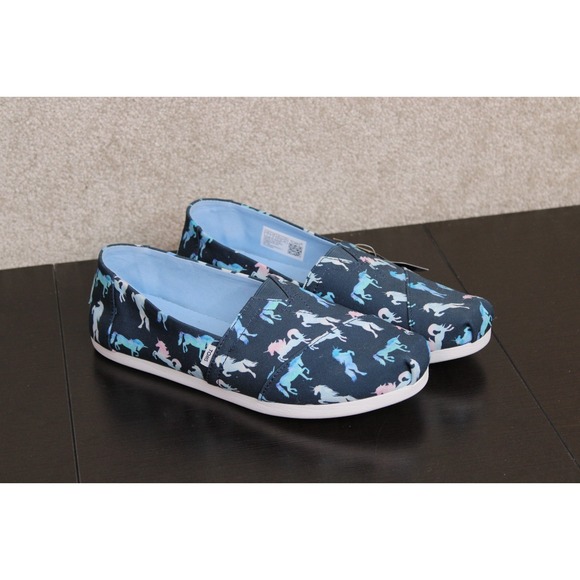 WOMENS TOMS SIZE 7 BLUE UNICORNS FLATS -‎ NWOB - Picture 1 of 6